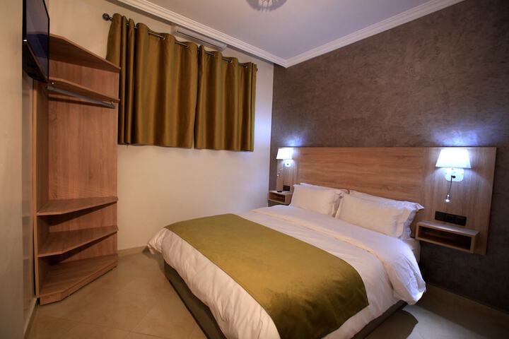 Room 15 of 27
