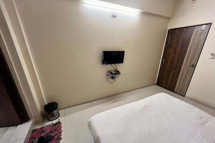 Room 15 of 30