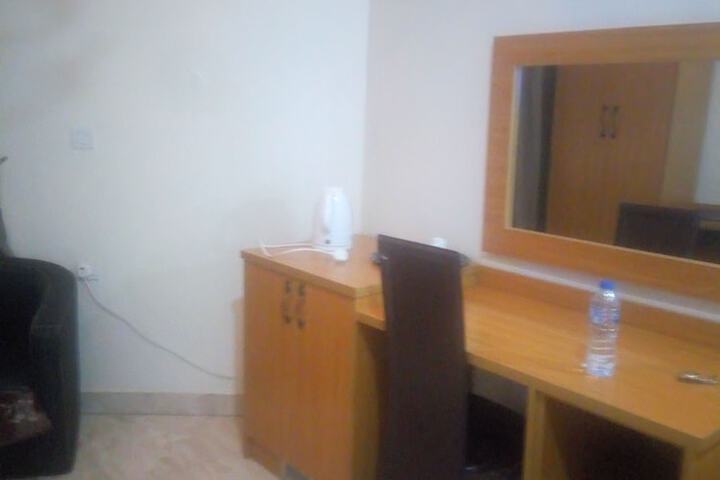 Room 4 of 10