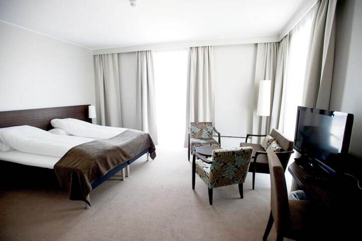 Room 13 of 52