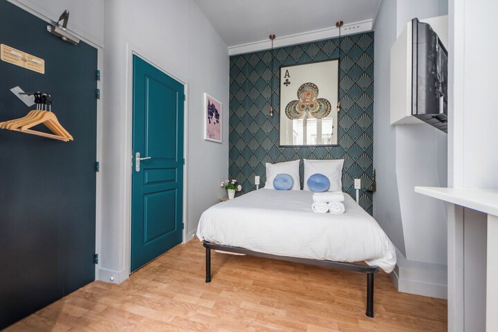 Room 51 of 119