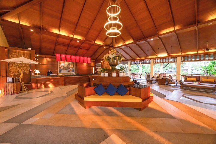 Hotel Lobby