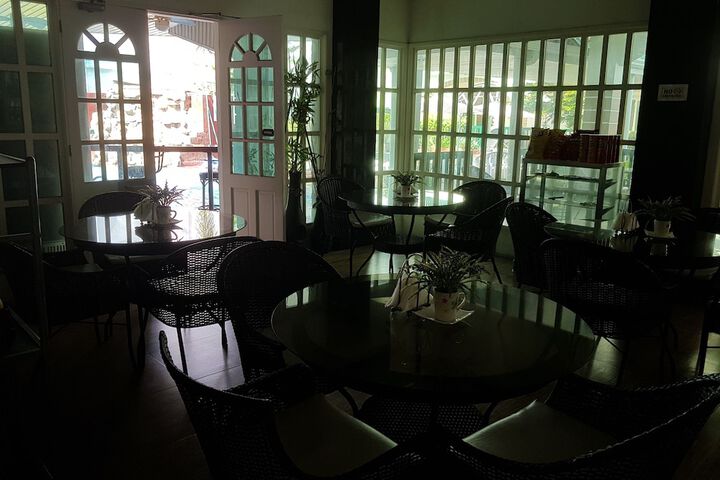 Dining 14 of 15