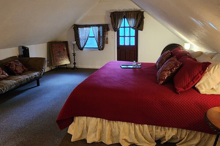 Room 28 of 109