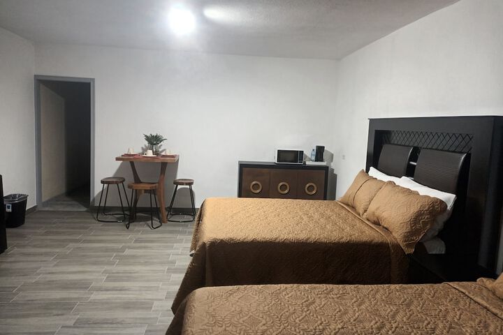 Room 5 of 12