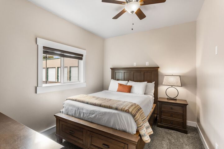 Room 4 of 37