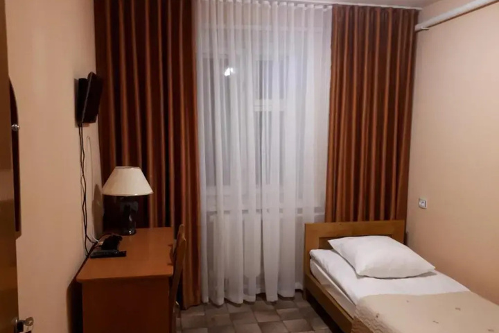 Room 8 of 14