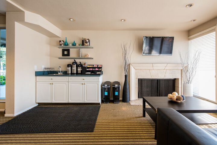 Breakfast/Coffee Service 40 of 50