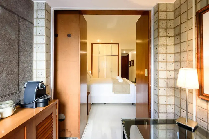 Room 4 of 14