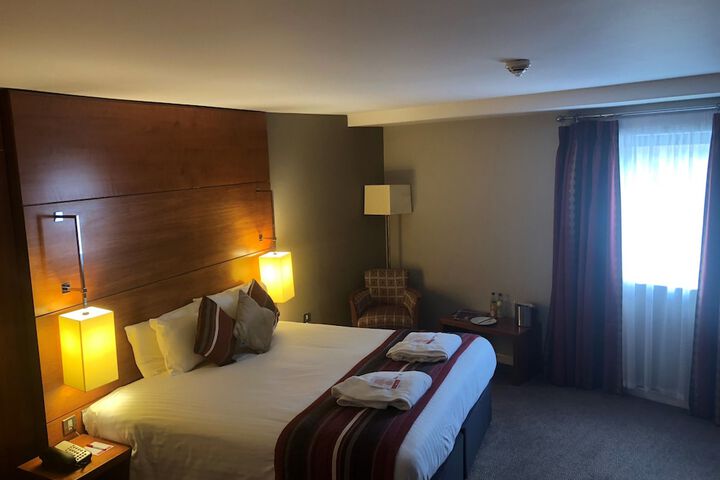 Room 9 of 40