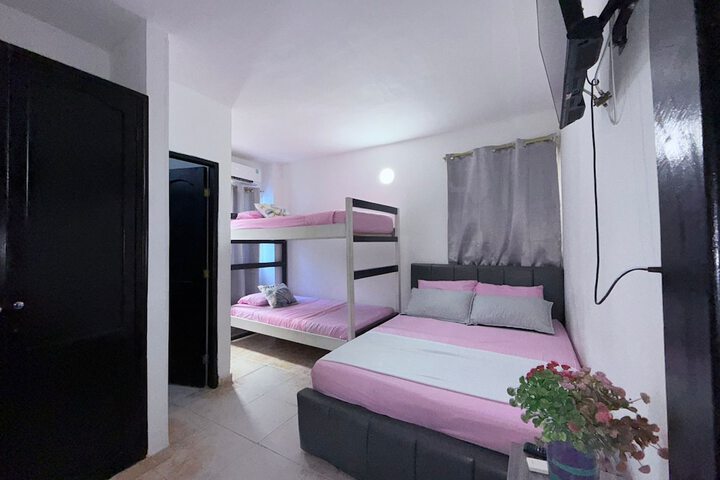 Room 10 of 12