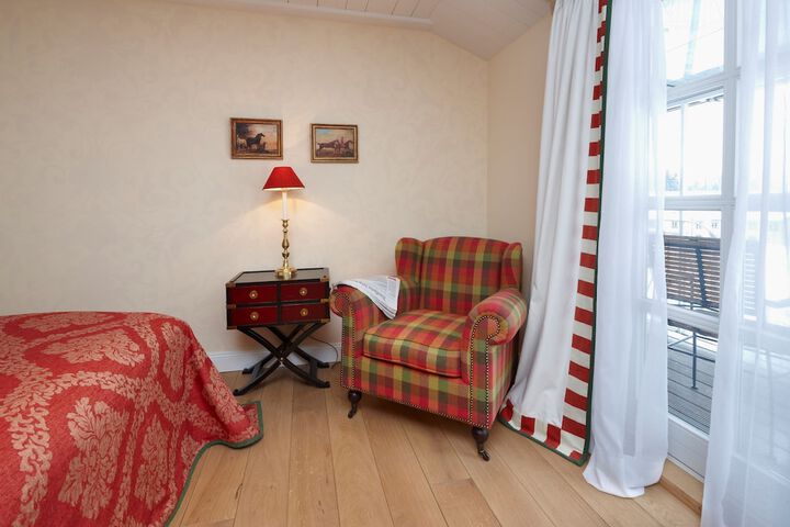 Room 9 of 64