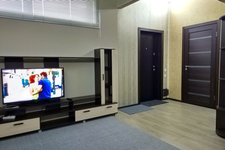 Room 6 of 9