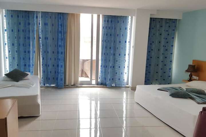 Room 7 of 26