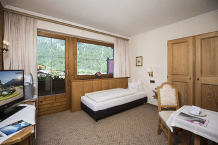 Room 46 of 61
