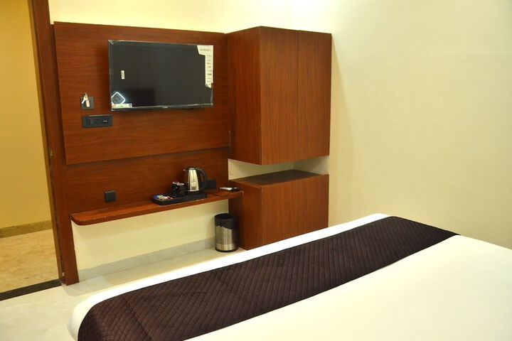 Room 5 of 29