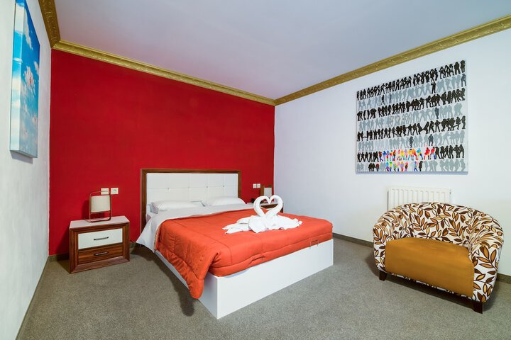 Room 16 of 50