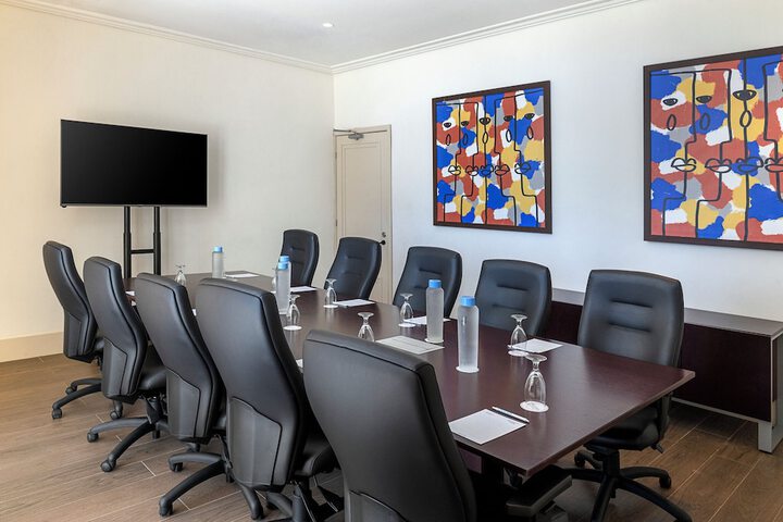 Business Center 79 of 95