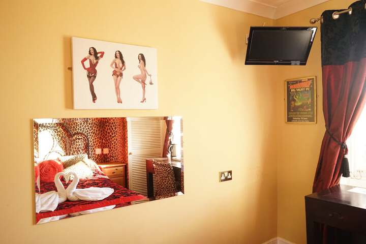 Room 18 of 91