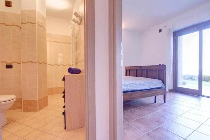 Room 7 of 13