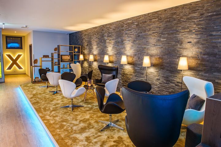 Hotel Interior 4 of 92