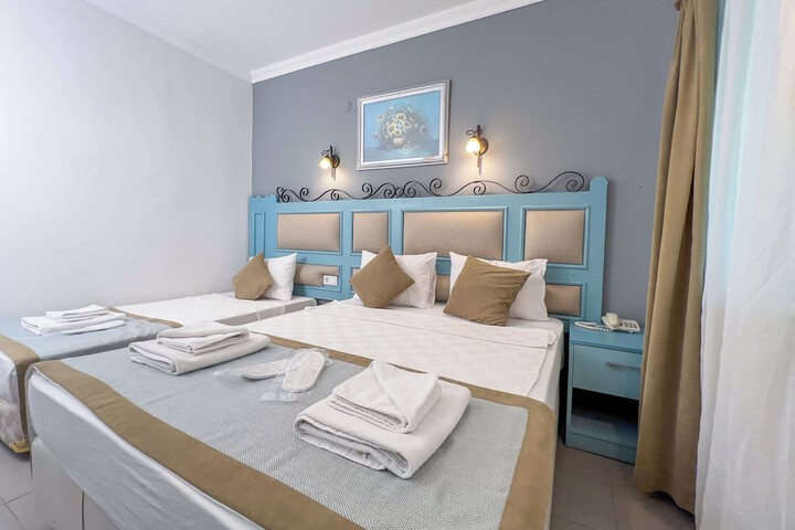 Room 53 of 184