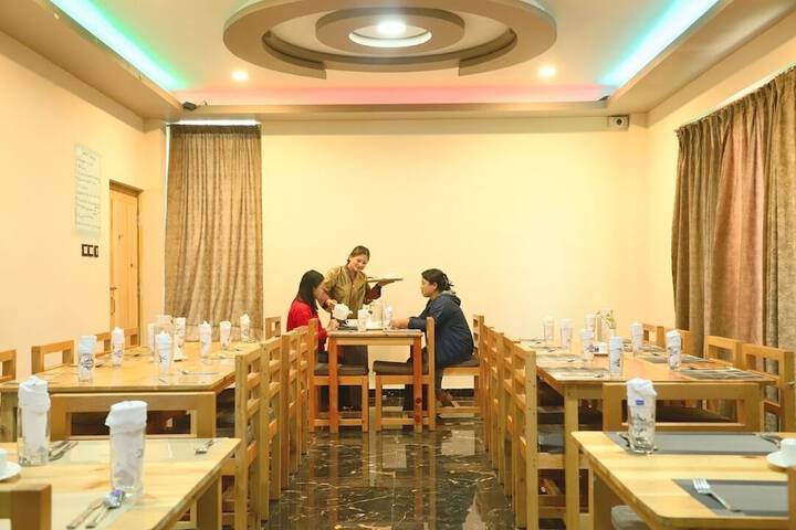 Dining 5 of 14