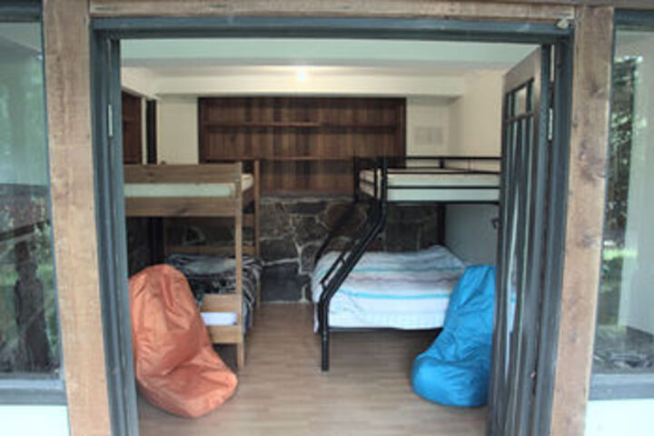 Room 9 of 13