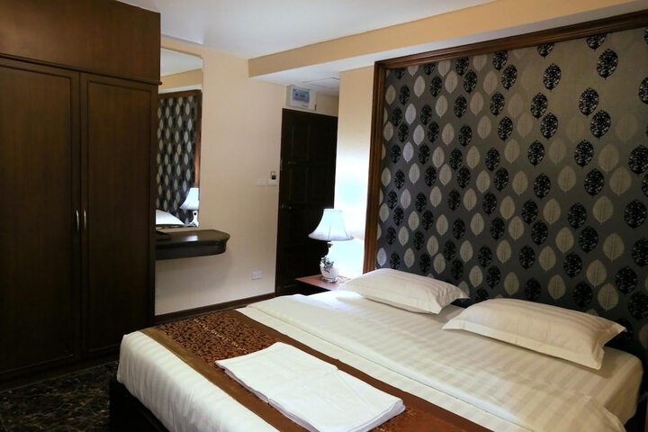 Room 7 of 35