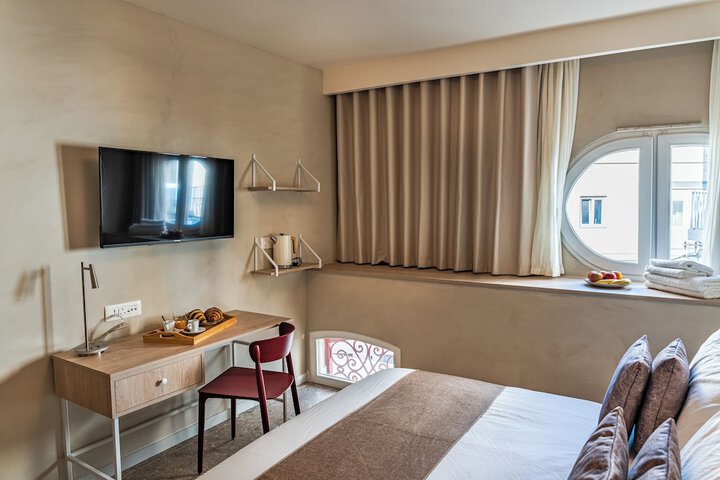 Room 11 of 41