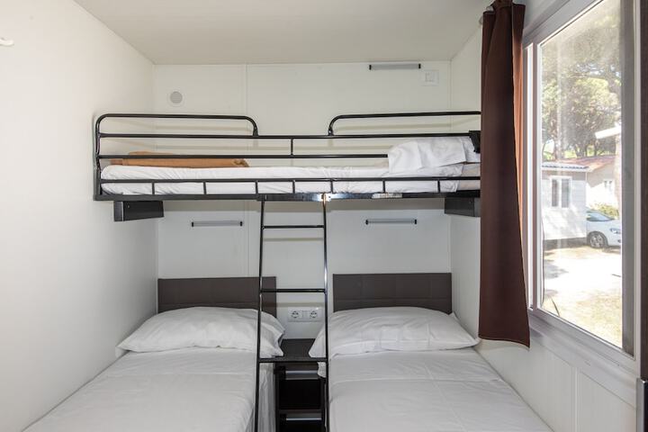 Room 9 of 227