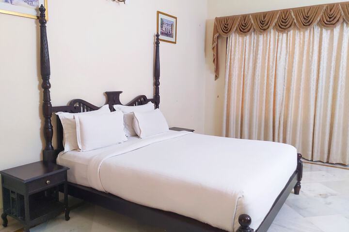 Room 12 of 72