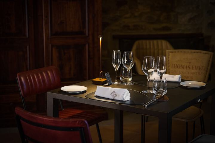 Dining 52 of 62