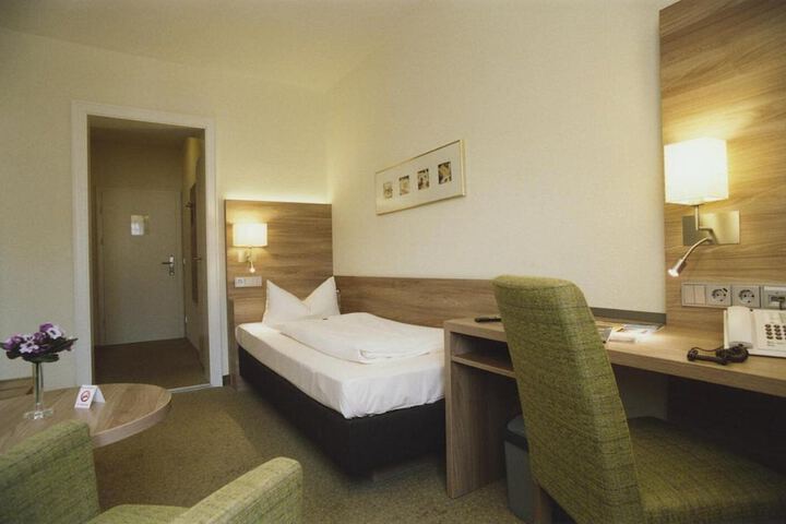 Room 36 of 73