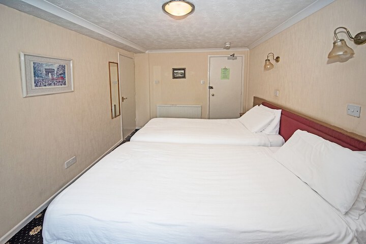 Room 21 of 31