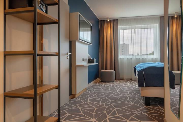Room 7 of 50