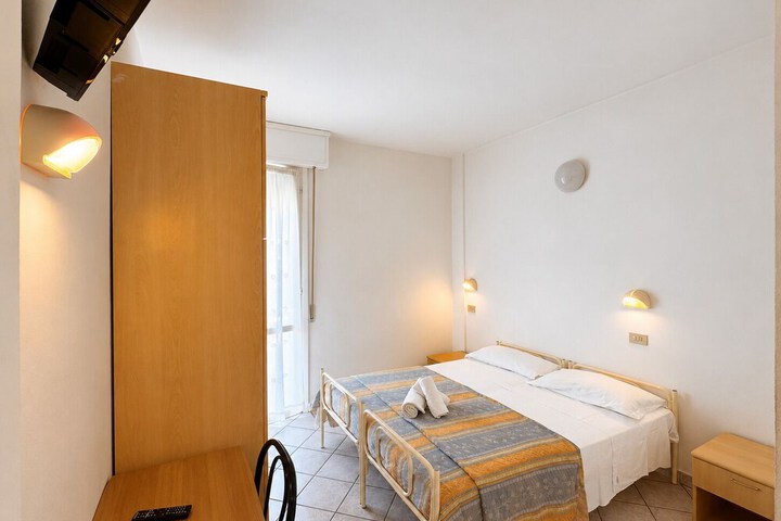 Room 16 of 41