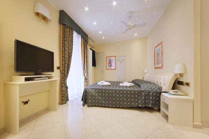Room 13 of 48