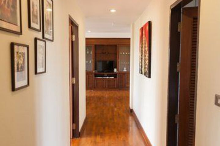 Ballroom/Hall 17 of 23