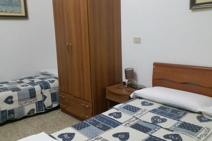 Room 35 of 48