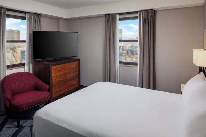 Room 12 of 77