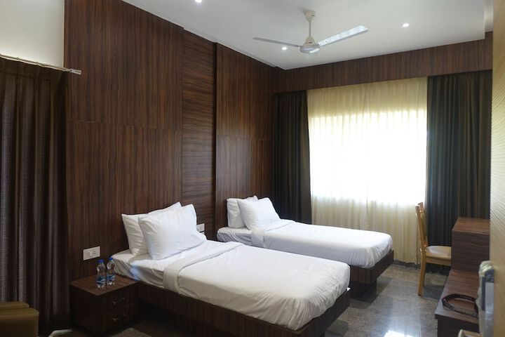 Room 4 of 35