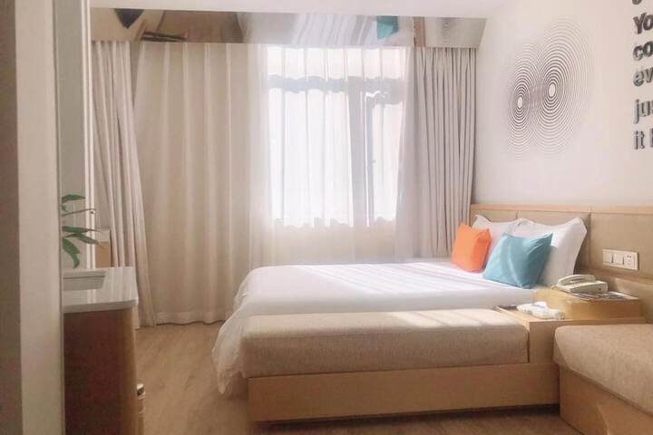 Room 19 of 33