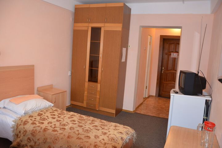 Room 10 of 63