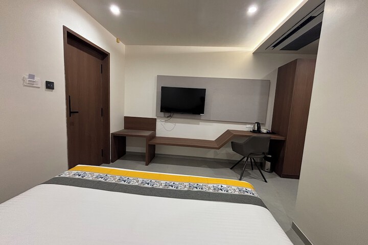 Room 6 of 40