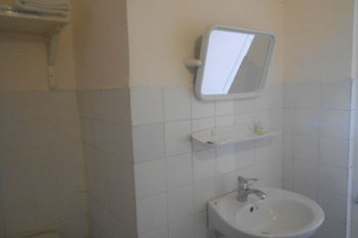 Room 12 of 73