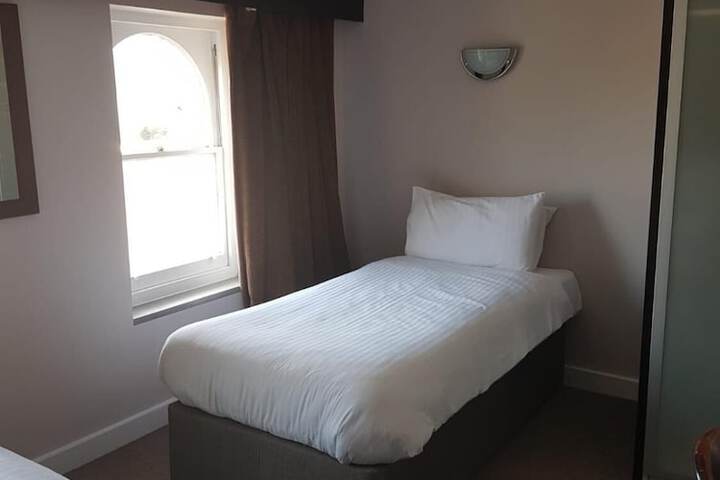 Room 12 of 29