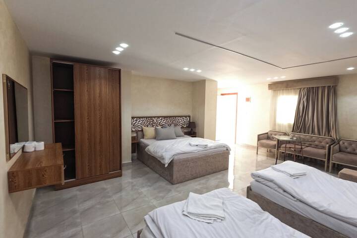 Room 103 of 112