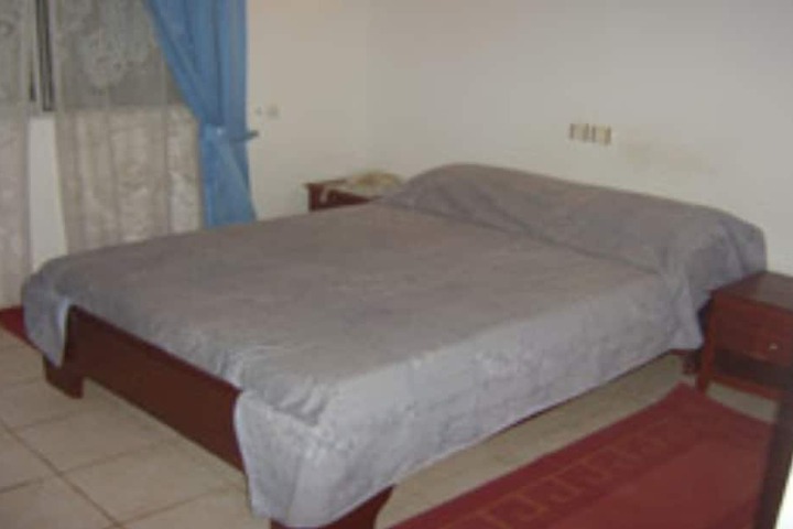 Room 5 of 6