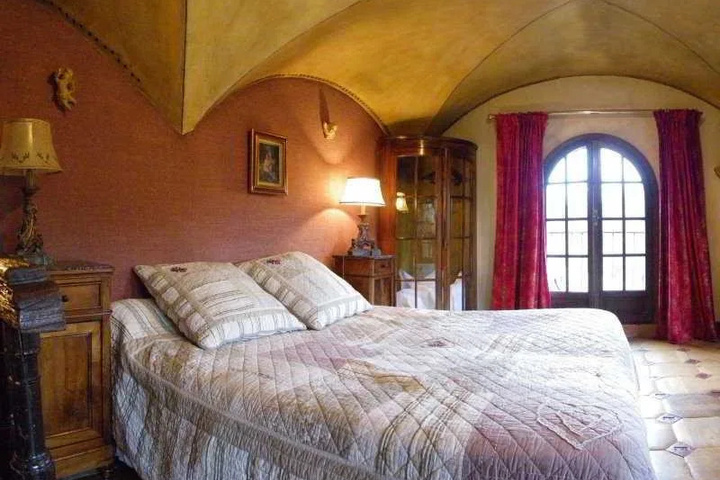 Room 2 of 13